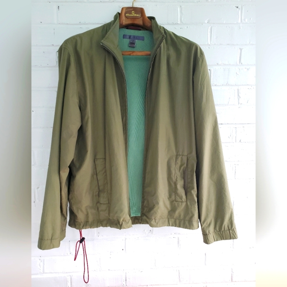 Saks 5th Ave 5/48 Men's windbreaker jacket. Olive green. Size MEDIUM